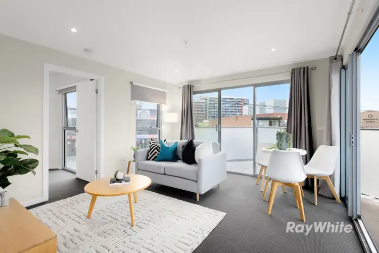 2/40 Koornang Road, Carnegie VIC 3163