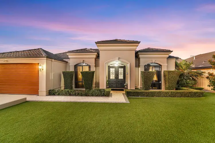 11 Mapleton Street, Stirling WA 6021