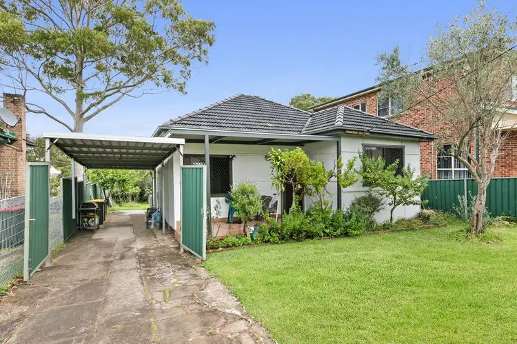 15 Koorinda Avenue, Villawood NSW 2163