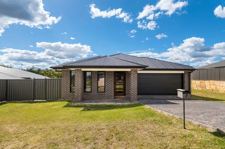 7 Pera Crescent, Warwick QLD 4370