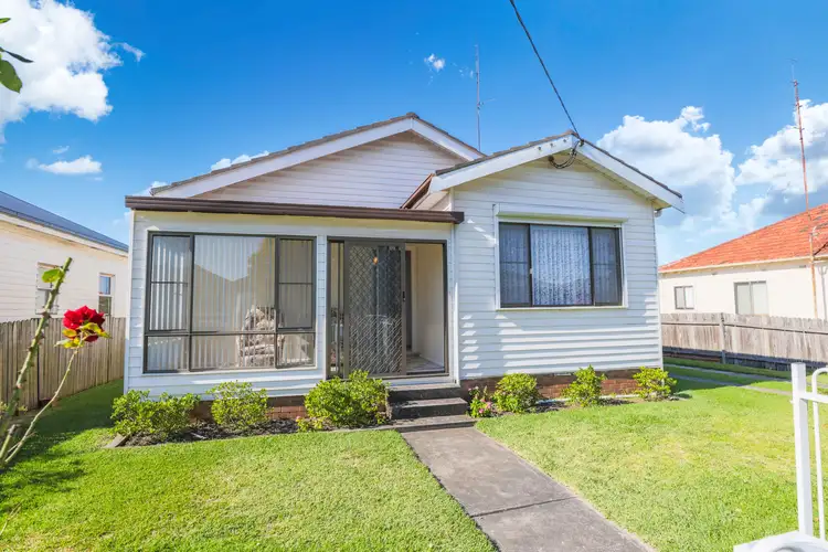 83 Evans Street