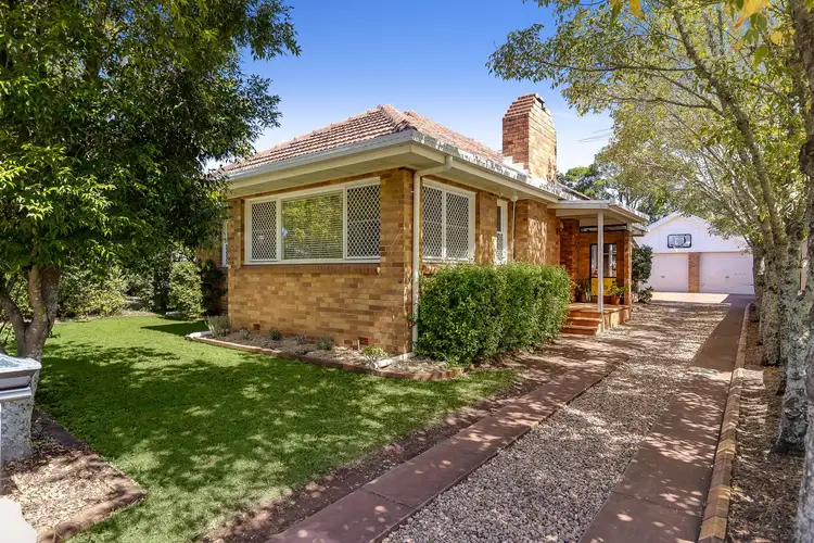 27 Fourth Avenue, Harristown QLD 4350