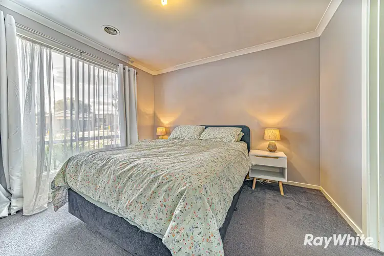 Fourth view of Homely house listing, 15 Everlasting Rise, Kangaroo Flat VIC 3555