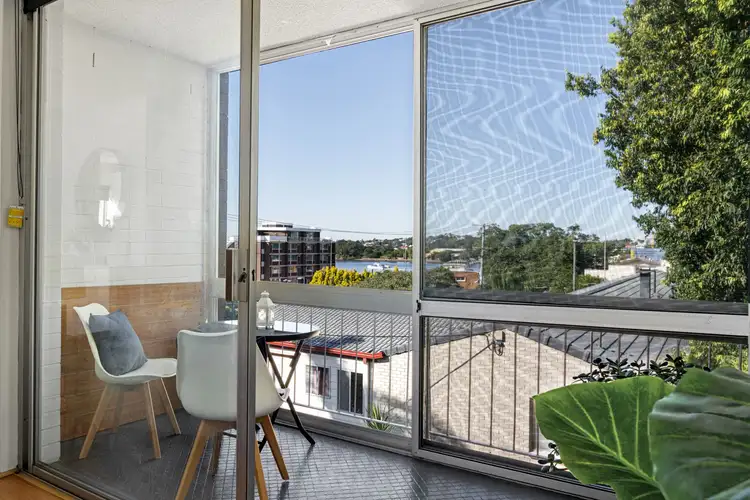 Second view of Homely apartment listing, 5/28 Riverview Terrace, Hamilton QLD 4007