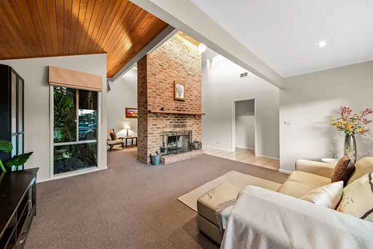 Second view of Homely house listing, 5 Cottonwood Court, Narre Warren VIC 3805