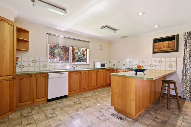 Sixth view of Homely house listing, 4 Venetian Court, Croydon VIC 3136