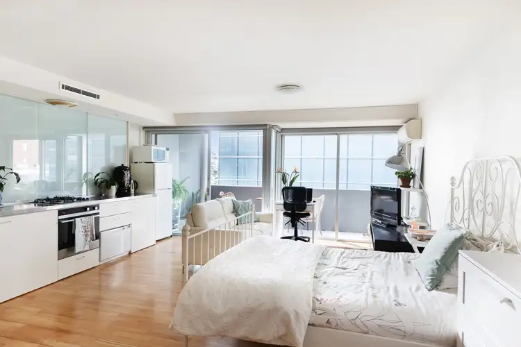 Main view of Homely studio listing, 43/6 Greenknowe Avenue, Elizabeth Bay NSW 2011