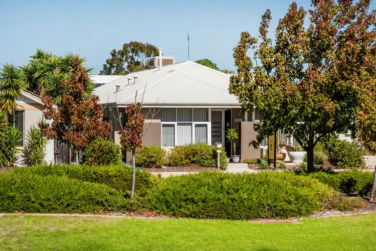 10 Diamond Gardens, Wellard WA 6170