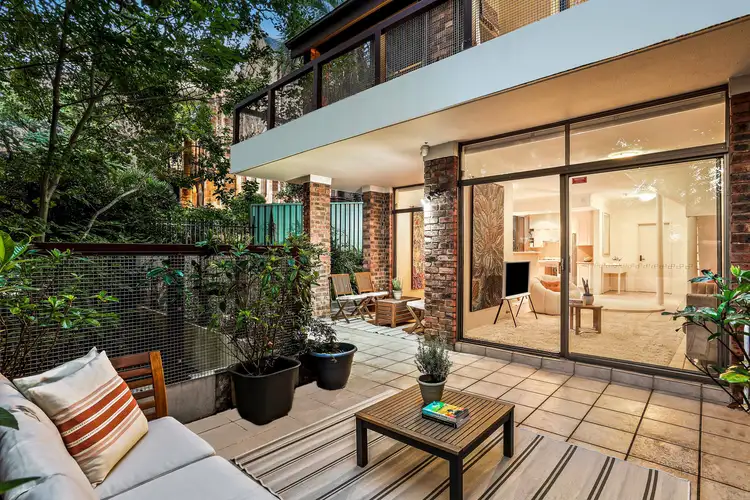 2/83 Ocean Street