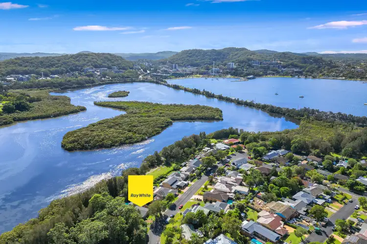 1/28 Matthews Parade, Point Clare NSW 2250