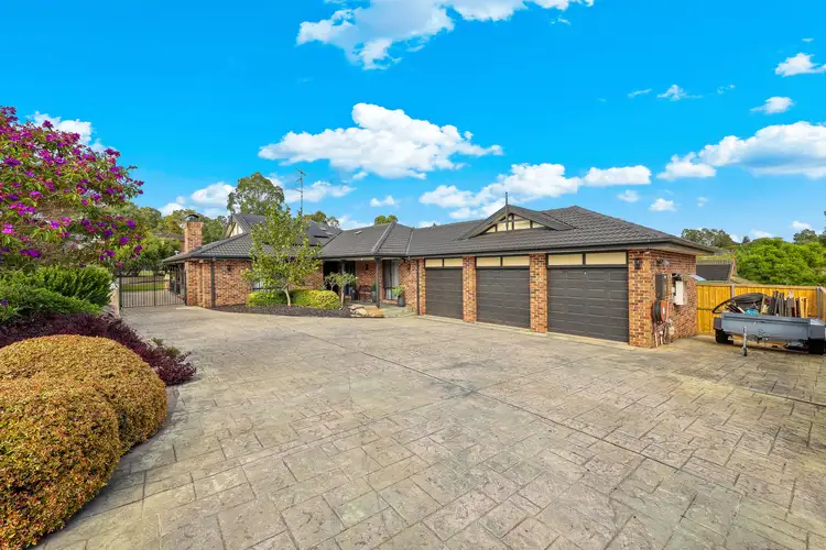 10 Dalwood Place, Mount Annan NSW 2567