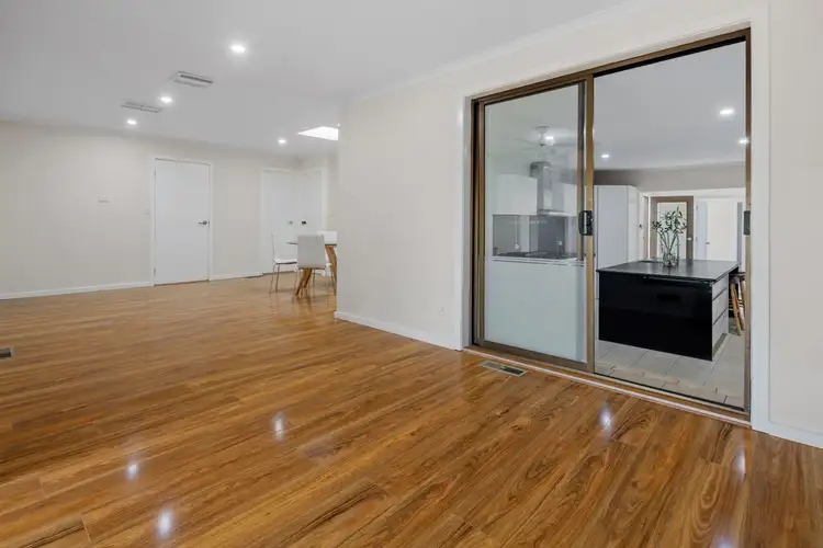 Fifth view of Homely house listing, 8 Bargrove Court, Thomastown VIC 3074