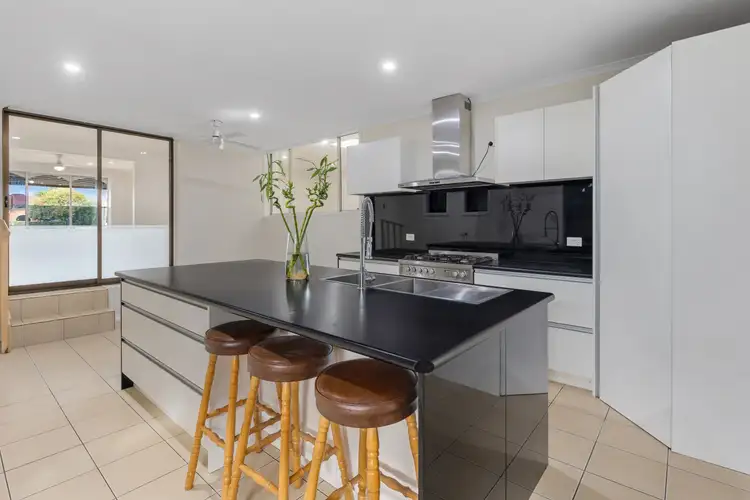 Sixth view of Homely house listing, 8 Bargrove Court, Thomastown VIC 3074