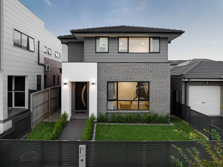16 Crop Avenue, Austral NSW 2179