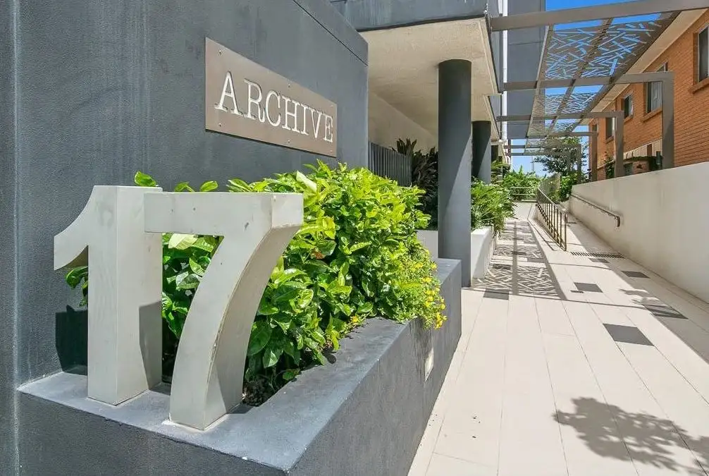 Main view of Homely apartment listing, 6/17 Carl Street, Woolloongabba QLD 4102