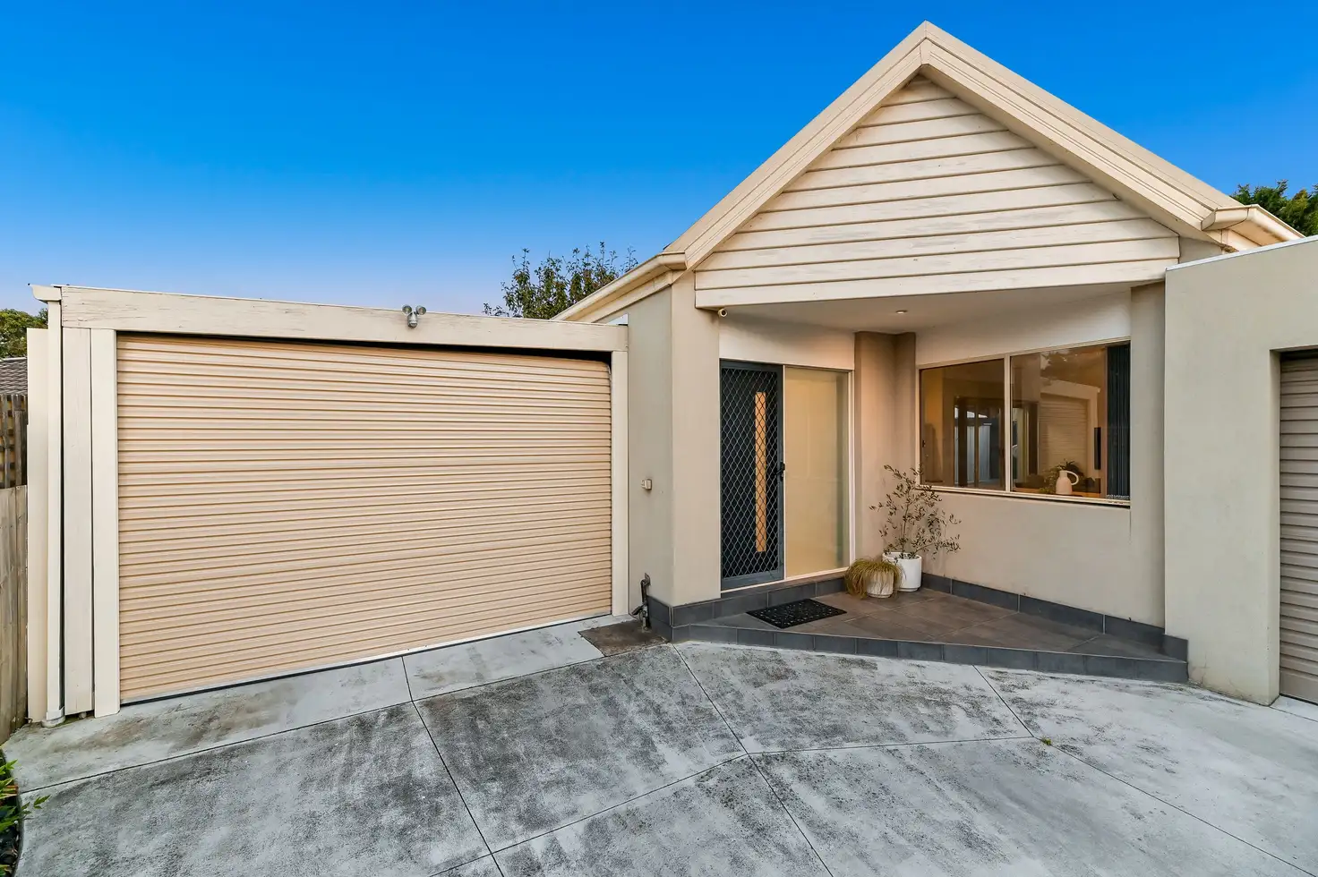 Main view of Homely unit listing, 2/265 Dandelion Drive, Rowville VIC 3178
