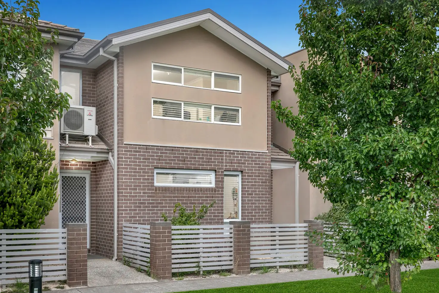 Main view of Homely townhouse listing, 4 Hillgrove Way, Mernda VIC 3754