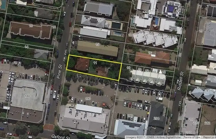 11 Pine Street, Bulimba QLD 4171