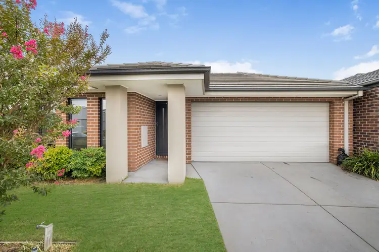 25 Maywood Street, Pakenham VIC 3810