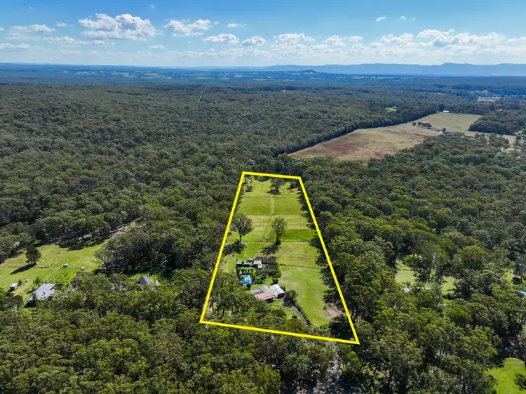 8 Knoll Parade, Woollamia NSW 2540