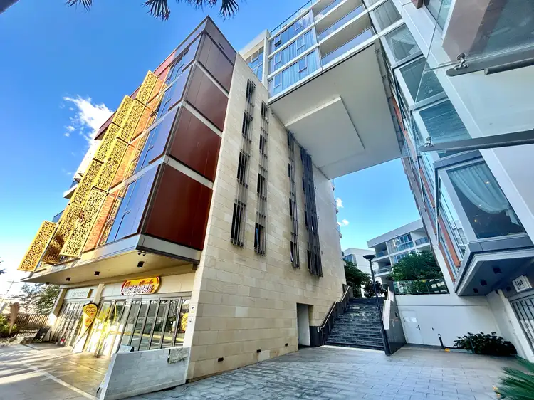 18 Footbridge Boulevard