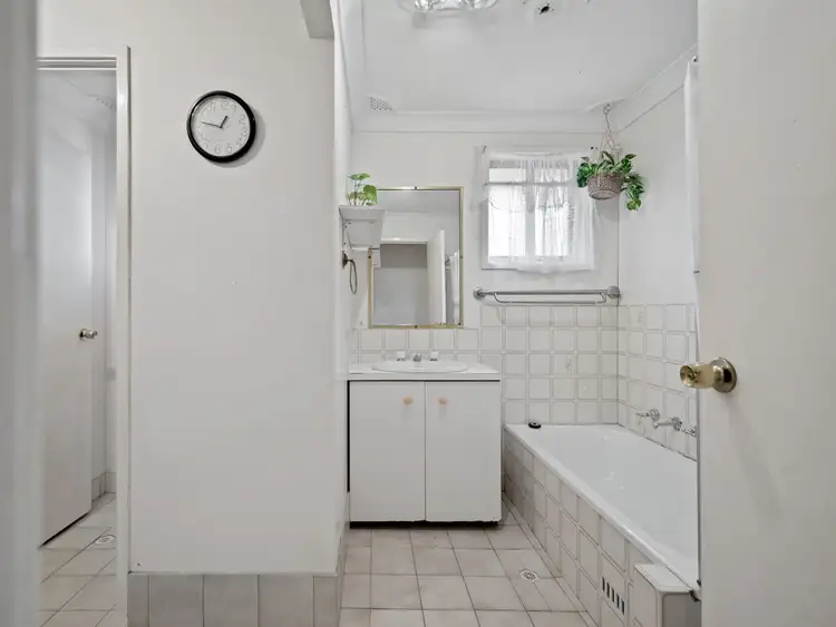 Fifth view of Homely house listing, 28 Octavia Avenue, Rosemeadow NSW 2560