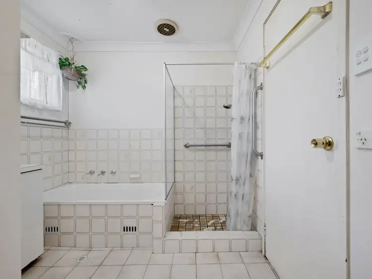 Sixth view of Homely house listing, 28 Octavia Avenue, Rosemeadow NSW 2560