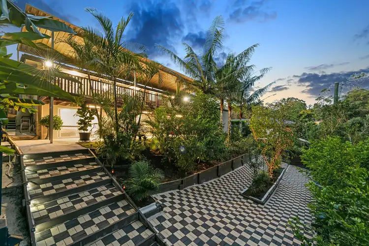6 Neptune Street, Chapel Hill QLD 4069