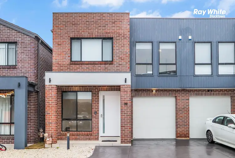 30 HOPWOOD GLADE, Quakers Hill NSW 2763