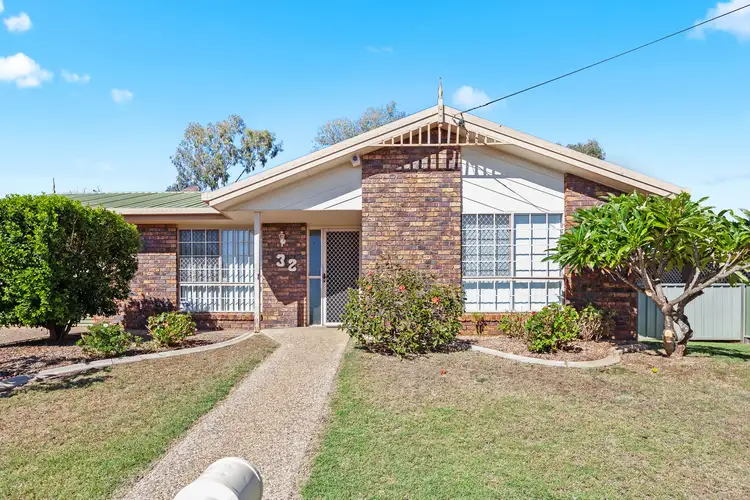 32 Robb Street, Oakey QLD 4401