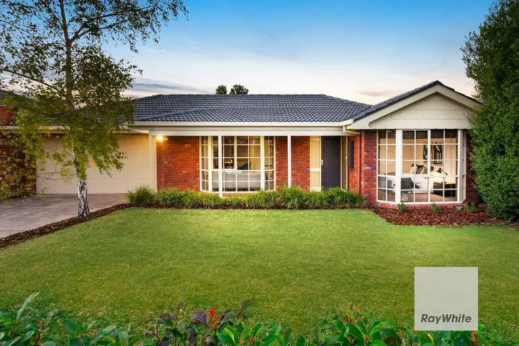 8 Parmelia Drive, Taylors Lakes VIC 3038
