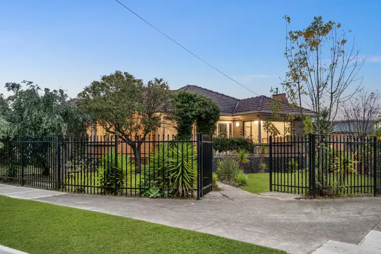 32 Dumfries Street, Deer Park VIC 3023
