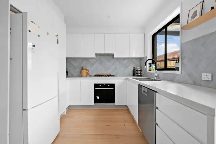 Fifth view of Homely house listing, 2 Jane Court, Langwarrin VIC 3910