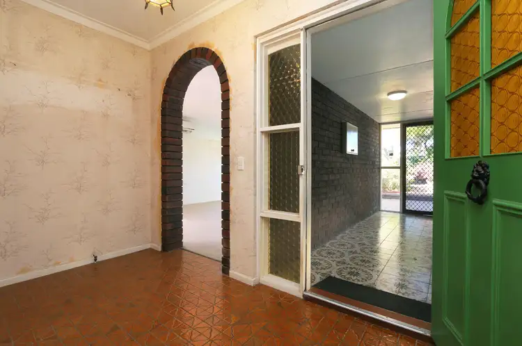 Second view of Homely house listing, 10 Duggan Court, Kardinya WA 6163