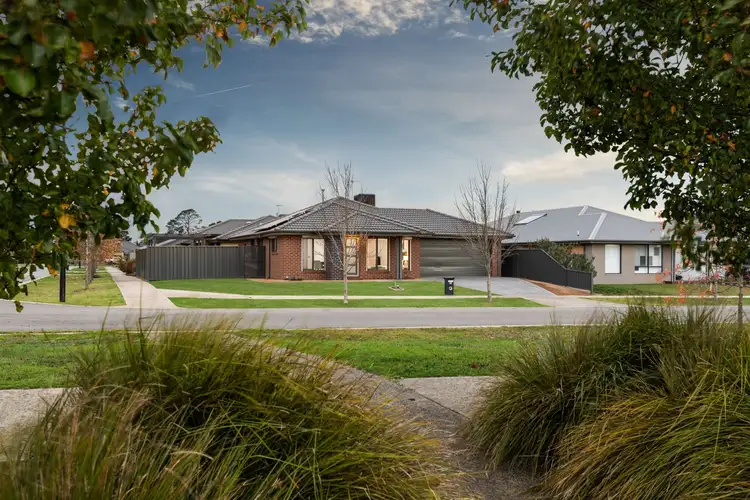 19 Parkside Avenue, Romsey VIC 3434