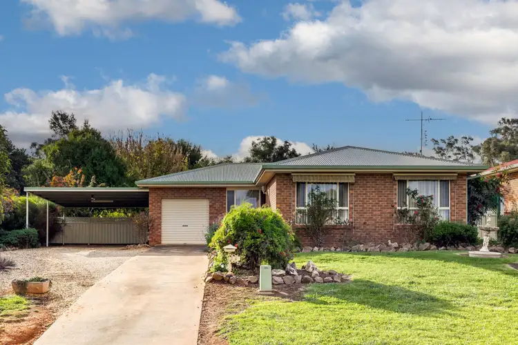 4 Kindra Crescent