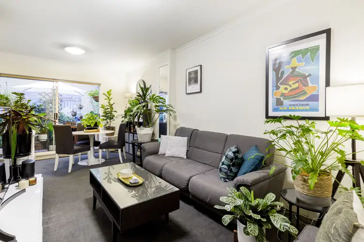 40 Macleay Street