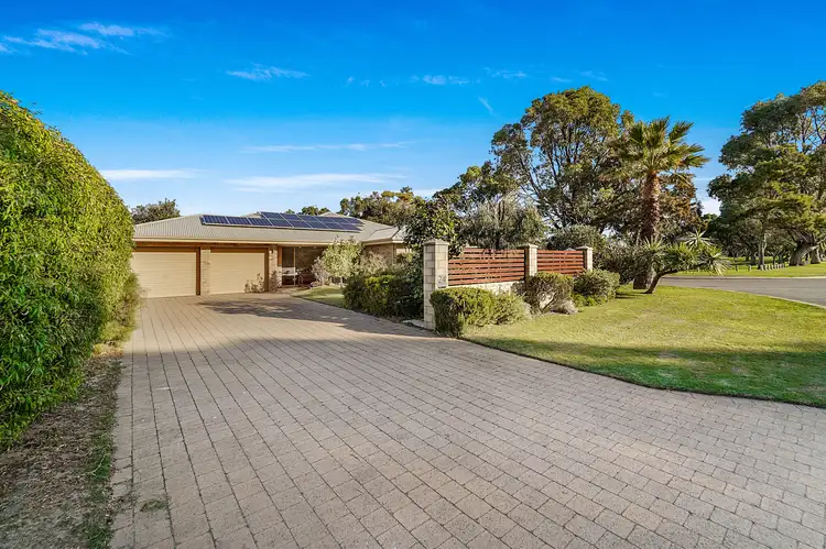24 Castlecrag Drive, Kallaroo WA 6025