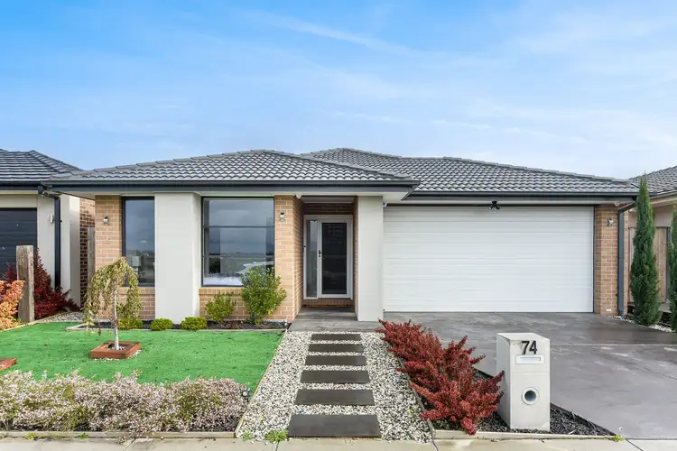 74 Ceduna Road, Clyde North VIC 3978
