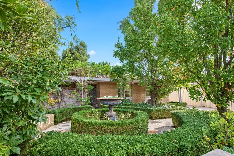 16 Nangiloc Crescent, Werribee VIC 3030