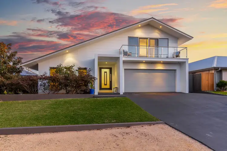 10 Sheoak Street, Fern Bay NSW 2295