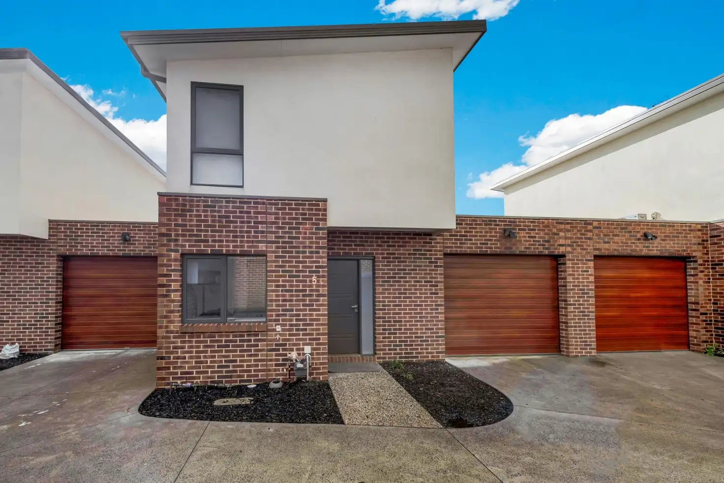 Main view of Homely unit listing, 5 Jarter Court, Pakenham VIC 3810