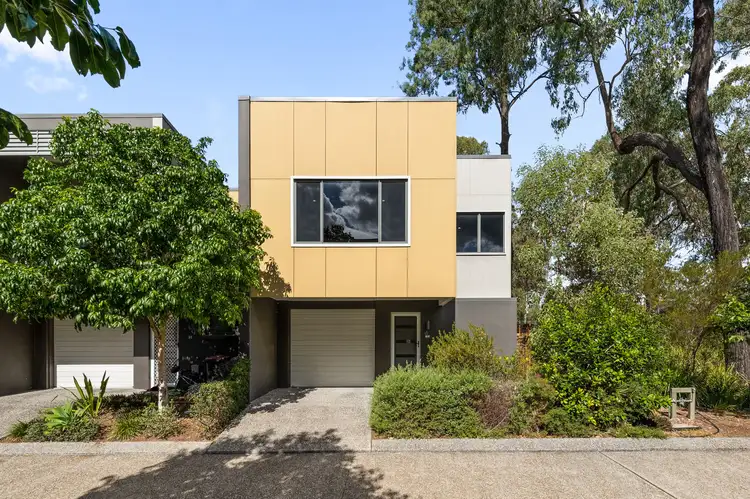 8 Valance Street