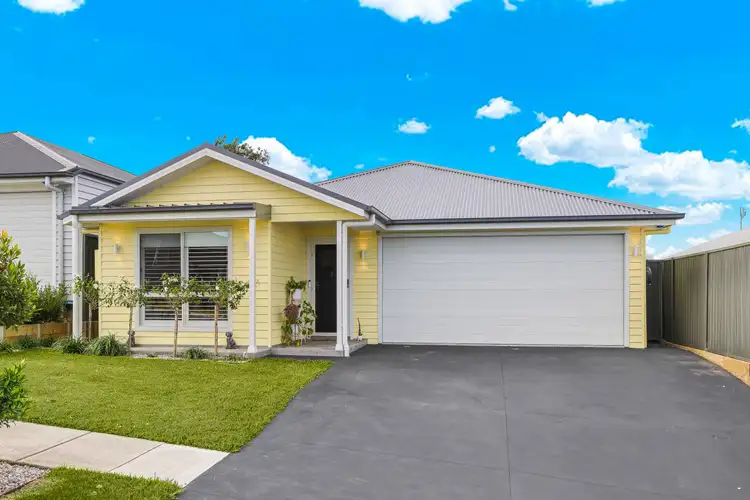 7 Walnut Way, Spring Farm NSW 2570