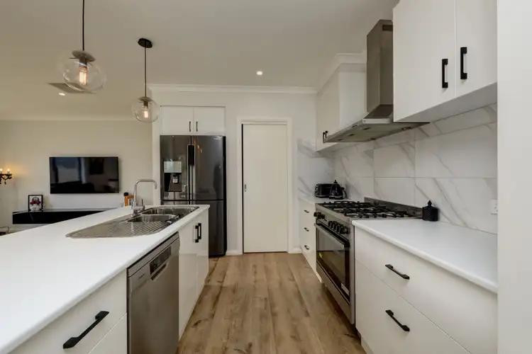 Fifth view of Homely house listing, 10 Gypsie Crescent, Barooga NSW 3644