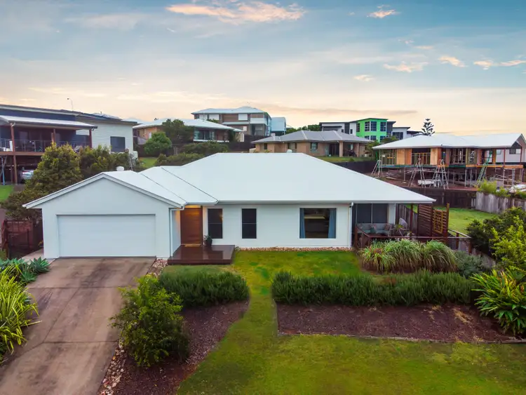 Second view of Homely house listing, 5 Parame Court, Nikenbah QLD 4655