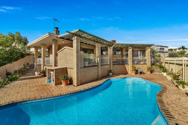 Second view of Homely house listing, 4 Georges Close, Kallaroo WA 6025