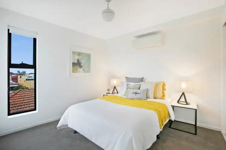 Fifth view of Homely unit listing, 402/9-15 Regina, Greenslopes QLD 4120
