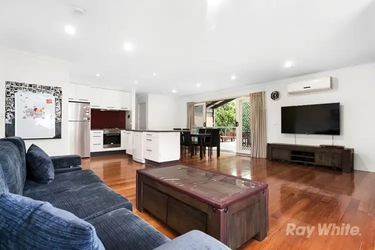 33 Whites Lane, Glen Waverley VIC 3150