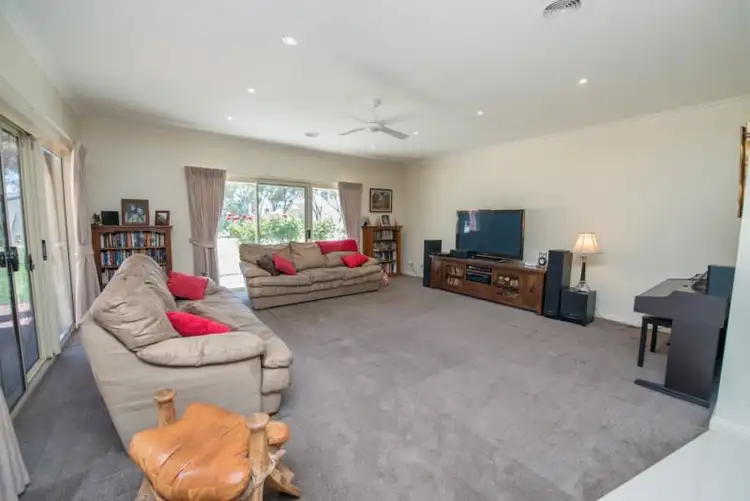 Seventh view of Homely house listing, 7 Yvonne Close, Swan Hill VIC 3585